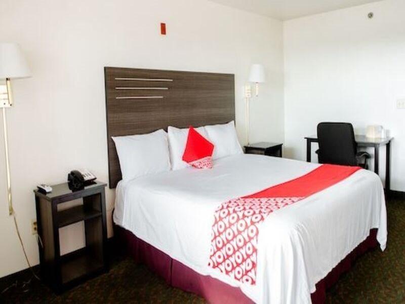 Oyo I-44 Sheppard Airforce Hotel